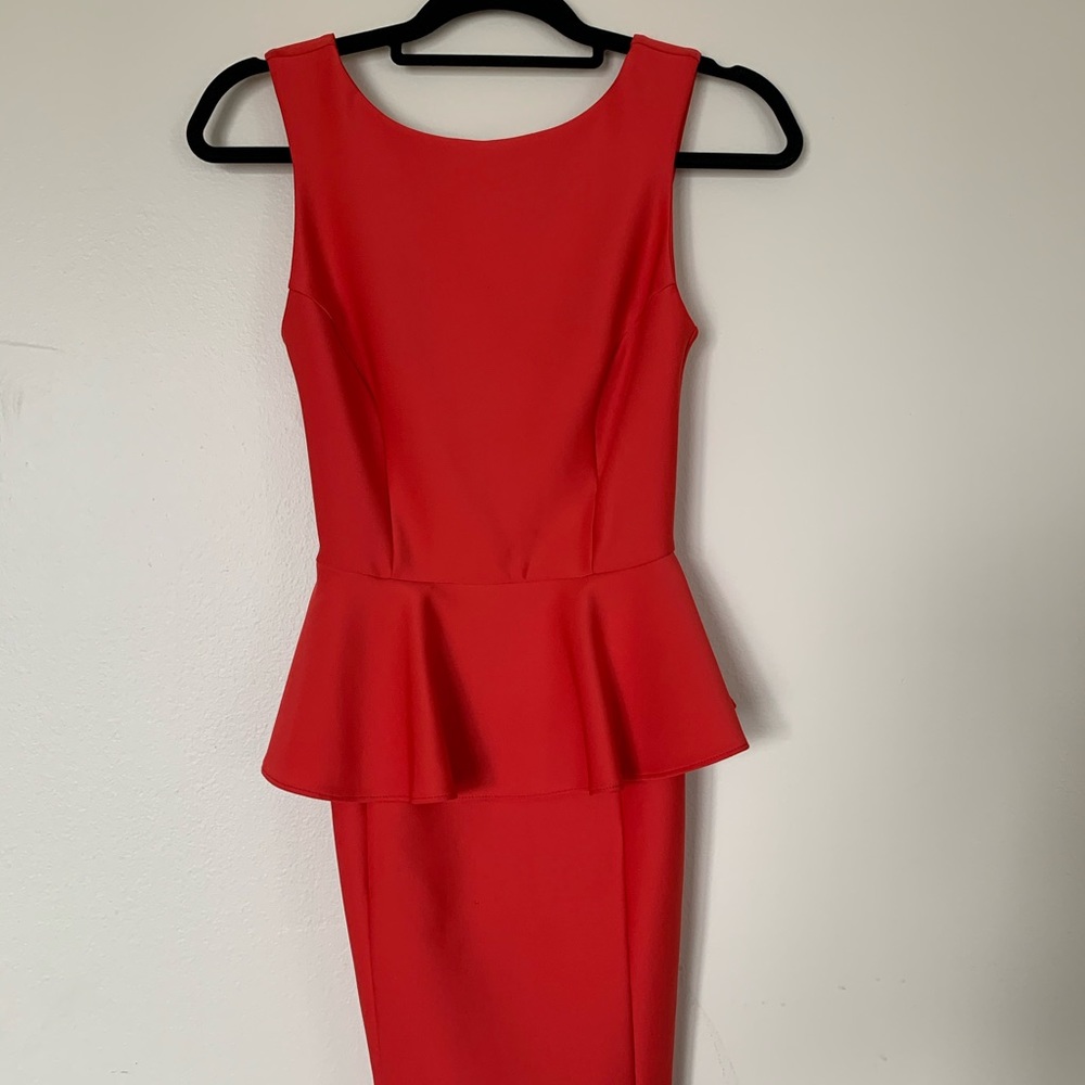 Topshop/ red dress with baskin